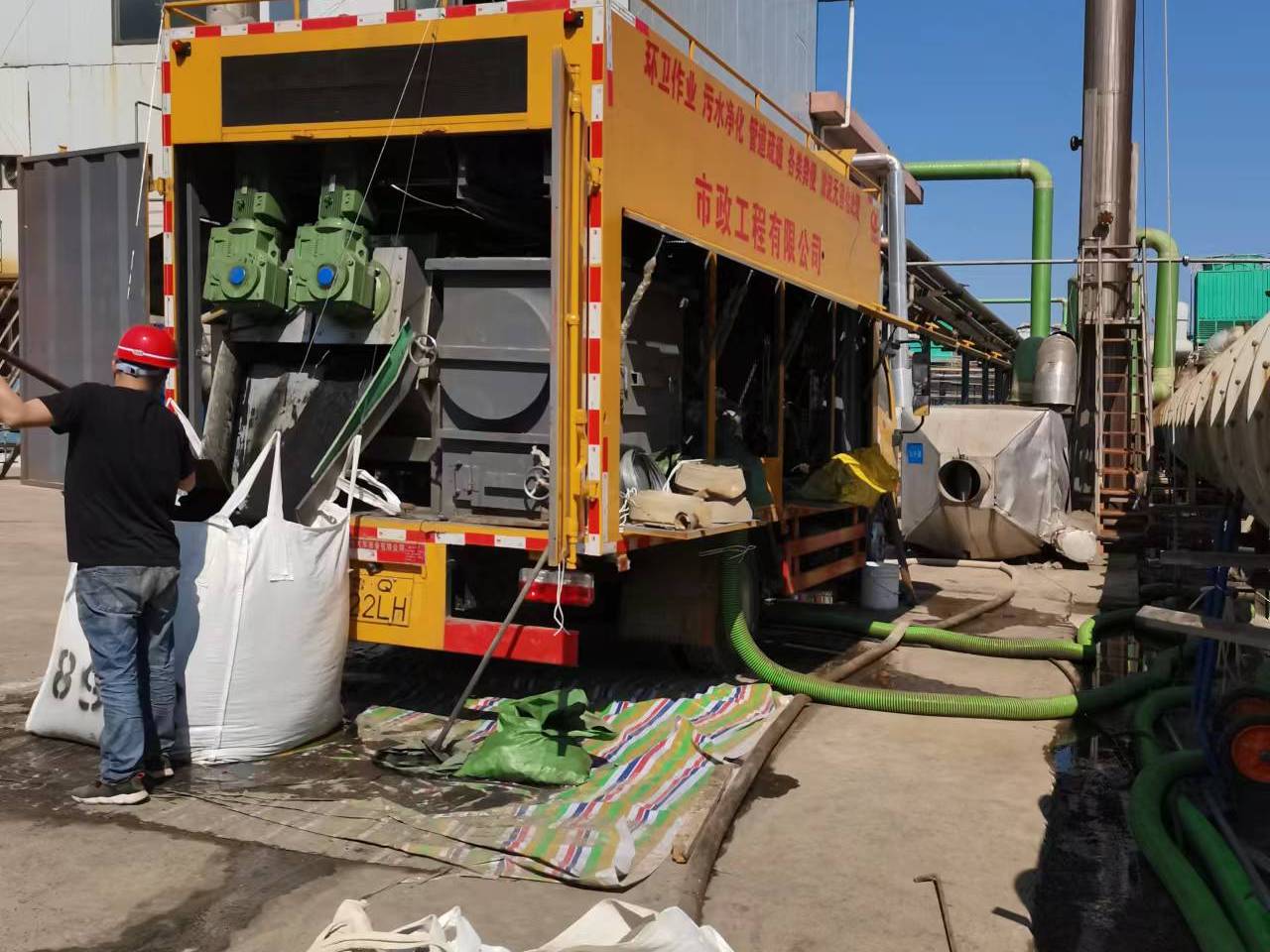 银海淤泥压干处理